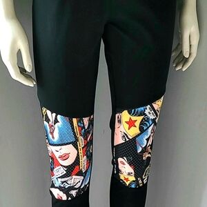 Wonder Woman Black Leggings Large